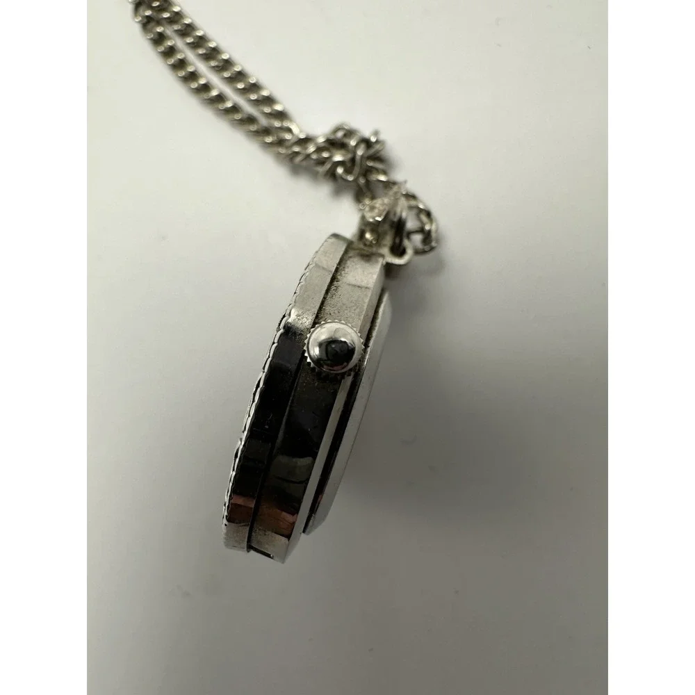 Sarah Coventry Ladies SCL339I Pendant Watch New Battery 26MM Silver Tone B43‎